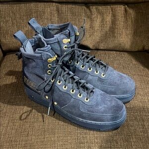 🔥🔥SALE🔥🔥Nike Collectors Blue Suede SF AF1 Mid. Without Strap